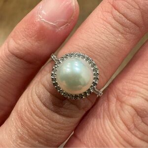 14K White Gold Genuine Pearl and Diamond Ring